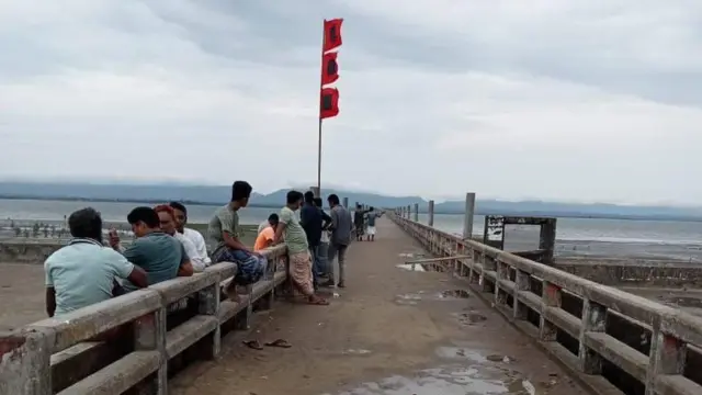 खतराको सङ्केत दिने रातो झन्डा