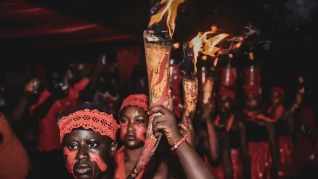 Pipo dey pay dia last respect for di funeral