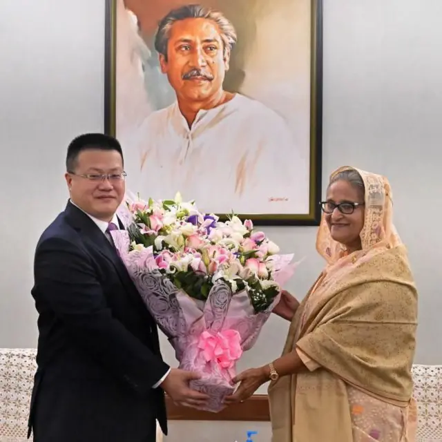 একটানা চতুর্থবার নির্বাচনে জেতার পর শেখ হাসিনাকে চীনা রাষ্ট্রদূতের অভিনন্দন