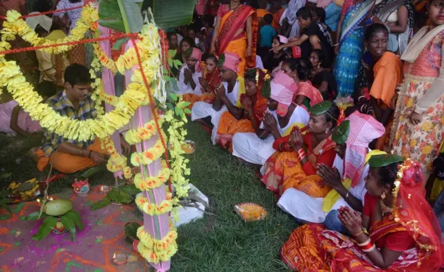 Hindoonni baayyeen gaa'ila jumlaa raawwatu