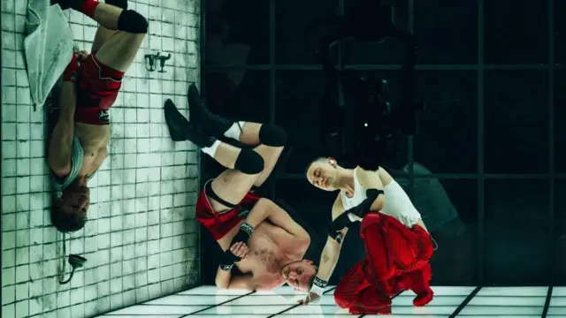 "Космічний" виступ Оллі Александра 