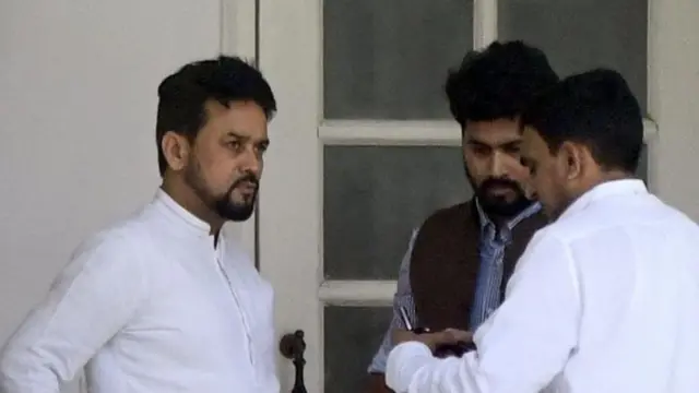 క్రీడా మంత్రి అనురాగ్ ఠాకూర్‌