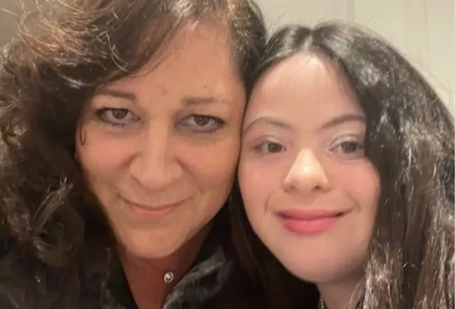 Yvonne y Ellie Goldstein