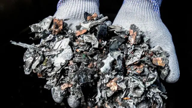 Indonesia belum memiliki pusat pengolahan limbah baterai kendaraan listrik.