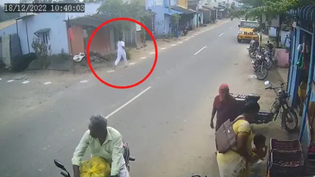 ஈஷா மையத்தில் இருந்து வெளியேறிச் செல்லும் சுபஸ்ரீ