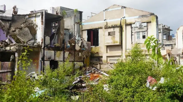 တိုက်ပွဲတွေ ပြင်းထန်ခဲ့တဲ့ ပင်လည်ဘူးမြို့ မြင်ကွင်း