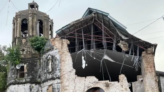 સેબૂના આર્કબિશપે શ્રદ્ધાળુઓને અપીલ કરી છે કે હાલ તેઓ જૂનાં ચર્ચોથી દૂર રહે. 