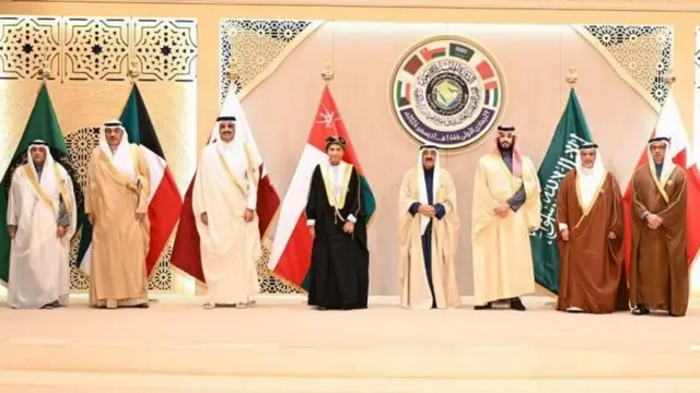 ખાડીના દેશો ઈરાનની સામેની અમેરિકા-ઇઝરાયલની જંગમાં કૂદી પડશે? ઈરાન ઇઝરાયલ અમેરિકા ટ્રમ્પ બીબીસી ગુજરાતી ગલ્ફ દેશો ખાડી હુમલો યુદ્ધ મિસાઇલ બીબીસી ગુજરાતી ગુજરાત