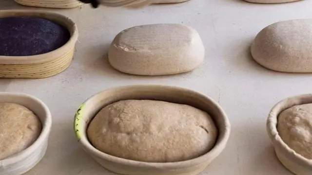 व्यावसायिकरित्या तयार करण्यात आलेले ब्रेडदेखील पांढऱ्या ब्रेडसाठी एक आरोग्यदायी पर्याय ठरू शकतात
