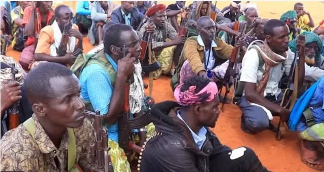 Macwiisleyda dagaalka kula jira Al-shabaab