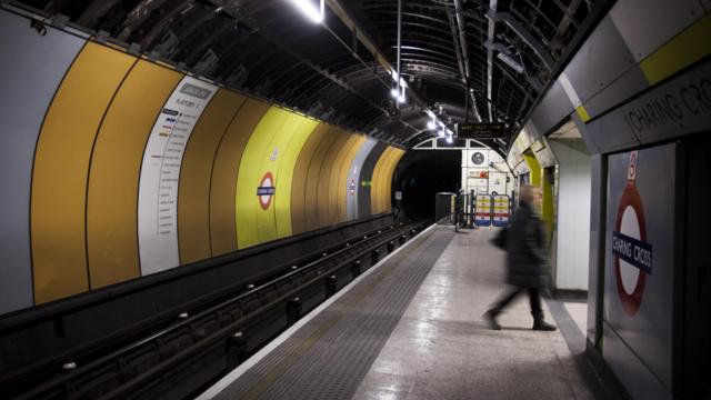 London Tube passengers baffled as train pulls into abandoned station