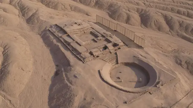 पेरूच्या उत्तर बरांका प्रांतात एका प्राचीन शहराचा शोध लावल्याची घोषणा पुरातत्वशास्त्रज्ञांनी केली आहे.