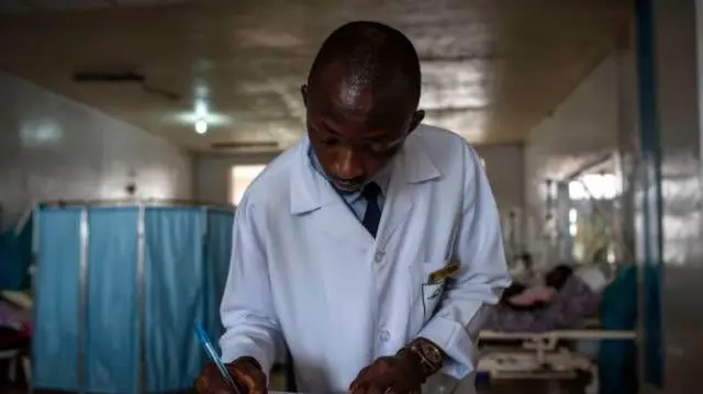 Dokita to n kọwe nipa alaisan