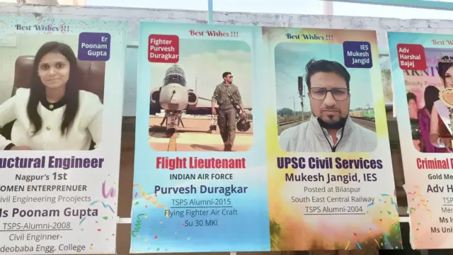 पूर्वेश यांच्या शाळेत वॉल ऑफ फेममध्ये त्यांचा फायटर प्लेनसोबतचा मोठा फोटो लागलेला आहे. 