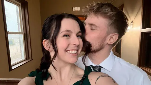 ఆష్లీ, జోయ్