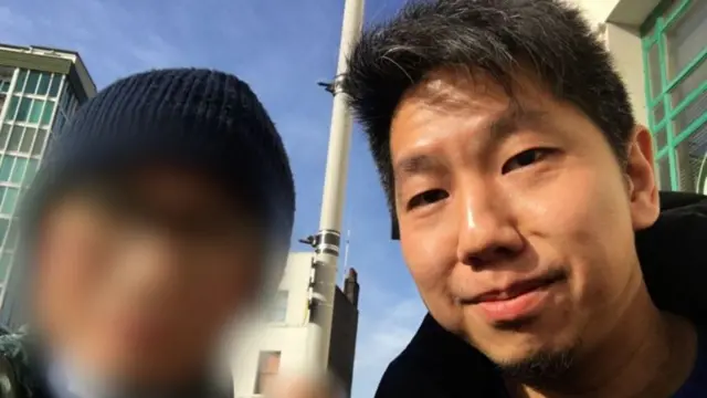 Namni paaspoortii Ingilizii qabu Andiruu dubartii ulfaa kana waliin suuraan kan ka'e sababa malee miti