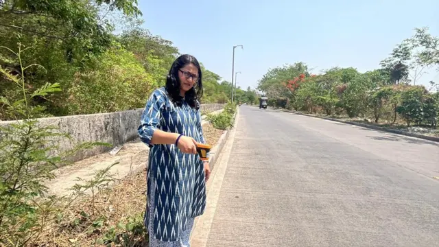 आर्किटेक्चर कॉलेजच्या प्राध्यापक प्रज्ञा पत्की आणि त्यांच्या विद्यार्थ्यांनी पुण्यातल्या वेगवेगळ्या भागातल्या रस्त्यांवरचं तापमान आणि त्यातले बदल नोंदवणारा अभ्यास केला.