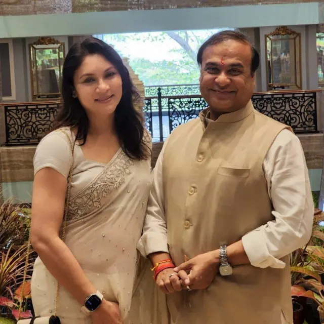 10 साल तक एक-दूसरे को जानने-समझने के बाद रिनिकी और हिमंत ने 2001 में शादी कर ली थी