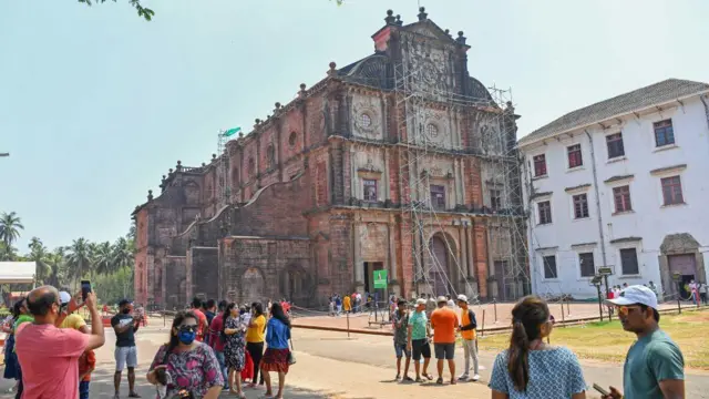 গোয়া ওয়ার্ল্ড হেরিটেজ সাইট এলাকায় পর্যটকদের দেখা যাচ্ছে (ছবিটি ২০২১ সালের)