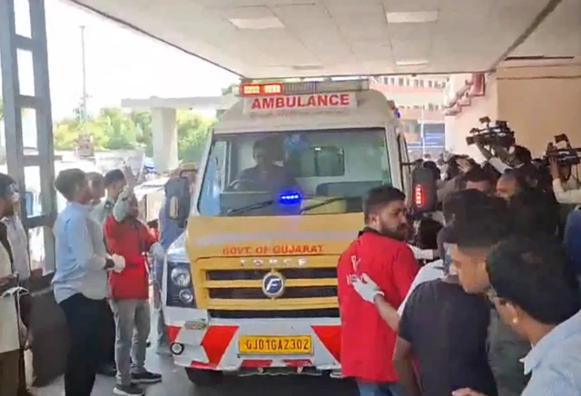 અમદાવાદ પ્લેન ક્રૅશ, બીબીસી ગુજરાતી, અમદાવાદ, ઍર ઇન્ડિયા