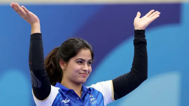 पदक जिंकल्यानंतर मनू भाकर