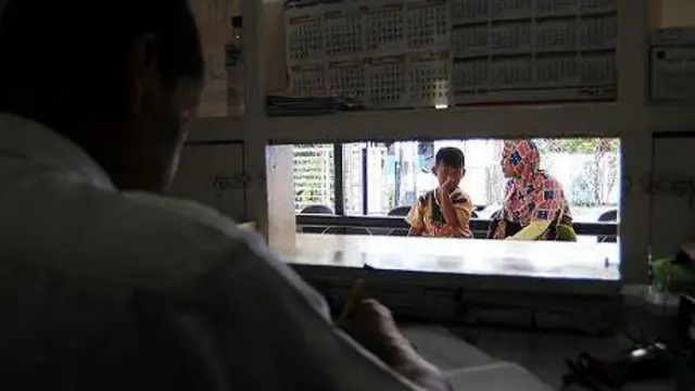 Pasien yang mengidap TBC menunggu pemeriksaan kesehatan di klinik Persatuan Indonesia Melawan Tuberkulosis (PPTI) di Jakarta, pada 24 Maret 2016.