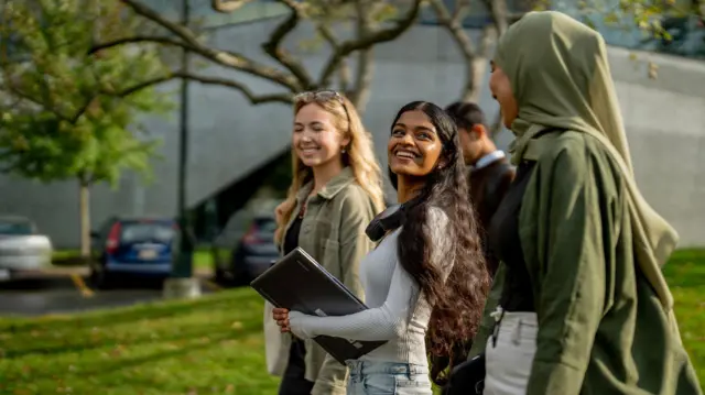 ਵਿਦਿਆਰਥਣਾਂ