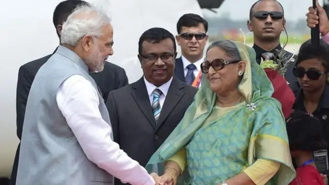 নরেন্দ্র মোদীর সঙ্গে শেখ হাসিনা। ঢাকা, ২০১৫