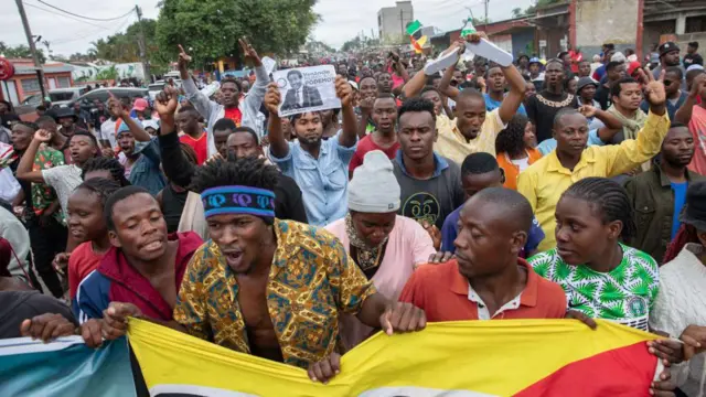 Manifestantes marcham em Moçambique 