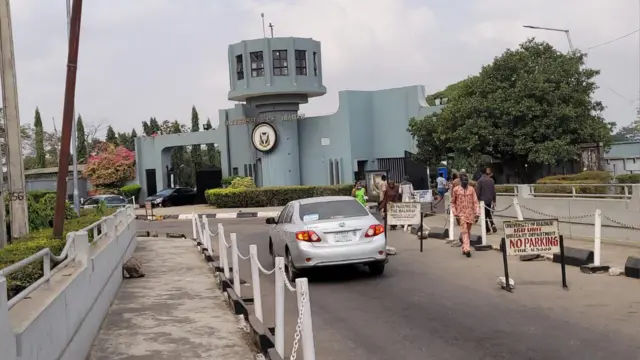 Ẹnú ọ̀nà ilé ẹ̀kọ́ gíga fásitì Ibadan