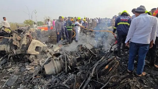 மகாராஷ்டிர துணை முதல்வர் அஜித் பவாரின் மறைவுக்குப் பிறகு, இந்த விமான விபத்தைத் தவிர்த்திருக்க முடியுமா என்ற கேள்விகள் எழுப்பப்பட்டு வருகின்றன.