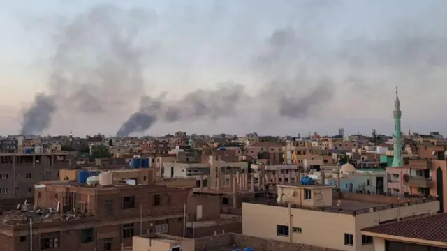 Smoke dey rise as clash between Sudan armed forces and di RSF continue