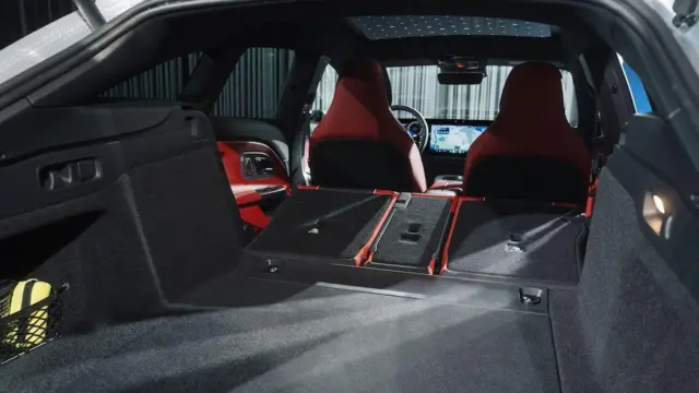 با خواباندن صندلی‌های عقب، فضای بار بنز CLA استیشن به ۱۲۹۰ لیتر می‌رسد