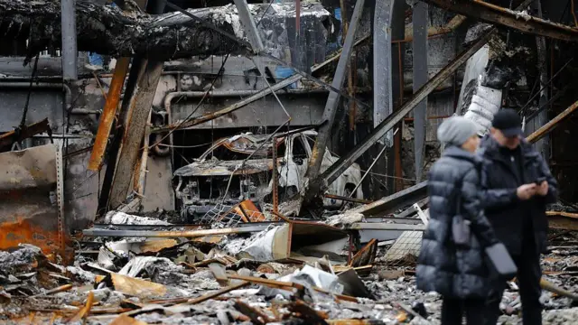 शनिवार सुबह ईरान की राजधानी में कई स्थानों पर नए बम गिरे