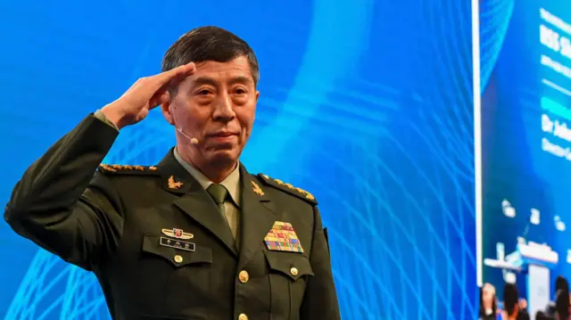 တရုတ်ကာကွယ်ရေးဝန်ကြီး ဗိုလ်ချုပ်ကြီးလီရှန်းဖူ 