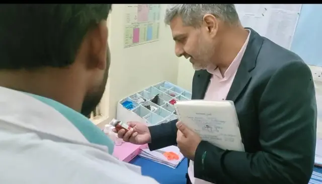 आरोग्य खात्याचे सचिव निपुण विनायक यांनी मेळघाटातील परिस्थितीचा आढावा घेतला.