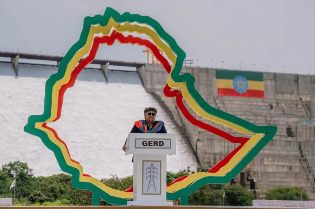 በሕዳሴ ግድብ ምርቃት ላይ የተገኙት የባርቤዶስ ጠቅላይ ሚኒስትር ሚያ ሞትሊ ንግግር ሲያደርጉ