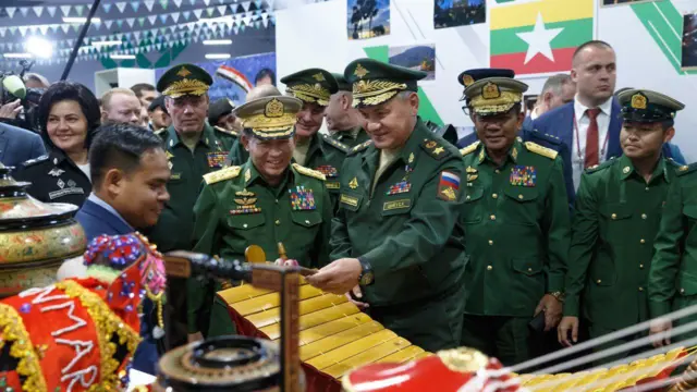 ရုရှားနဲ့ မြန်မာစစ်ဗိုလ်ချုပ်တွေကြား ရင်းနှီးတဲ့ ဆက်ဆံရေးရှိ