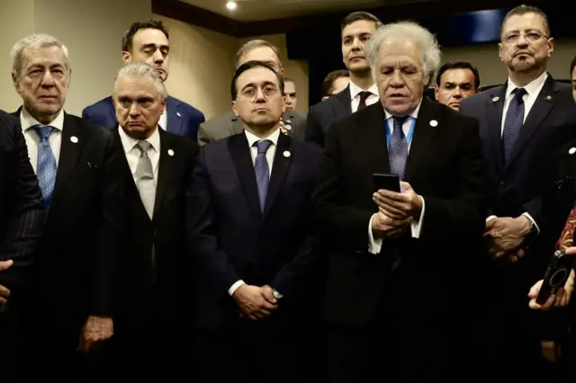 Luis Almargo junto a las delegaciones internacionales en Guatemala