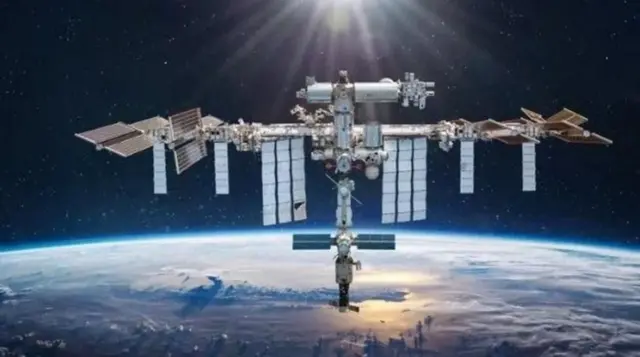 સ્ટારલાઇનર તથા આઈએસએસની તસવીર 