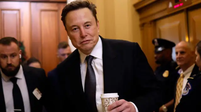 ஹெச்-1பி விசாவை ஆதரிக்கும் டொனால்ட் டிரம்ப்... குடியேற்றம் தொடர்பான திட்டங்களில் மாற்றமா? 