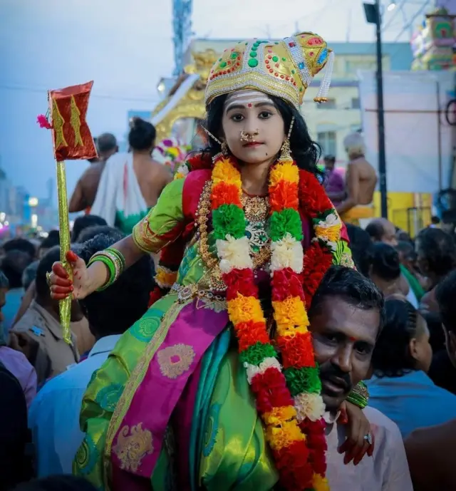 நூற்றாண்டுகள் கடந்தும் மதுரை சித்திரைத் திருவிழாவை கொண்டாட்டத்திற்கான மையமாக மக்கள் பார்ப்பது ஏன்?