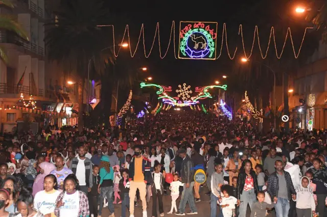 ኣስመራ ኣብ ድሮ ጽንብል መበል 33 ዓመት ናጽነት