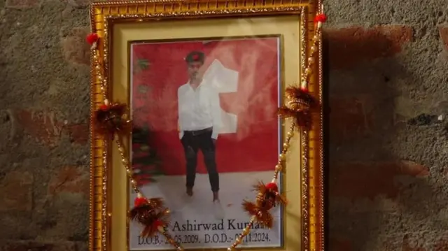 બિહાર, મૃત્યુ, શોક, નાચનારી યુવતીઓની કહાણી, જીવન, ટ્રૅન્ડ, સમાજ, સંસ્કૃતિ, બીબીસી ગુજરાતી 