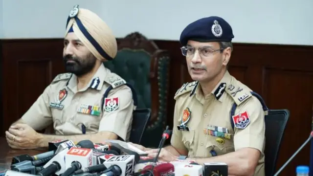 ਡੀਜੀਪੀ ਗੌਰਵ ਯਾਦਵ ਤੇ ਇੰਸਪੈਕਟਰ ਜਨਰਲ ਆਫ਼ ਪੁਲਿਸ (ਆਈਜੀਪੀ) ਹੈੱਡਕੁਆਰਟਰ ਡਾ. ਸੁਖਚੈਨ ਸਿੰਘ ਗਿੱਲ