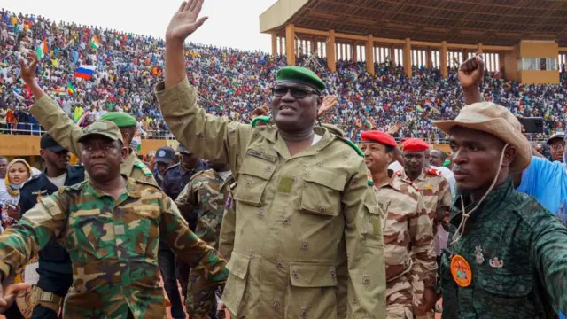 Uyda sokinish bilan rus fisting porno