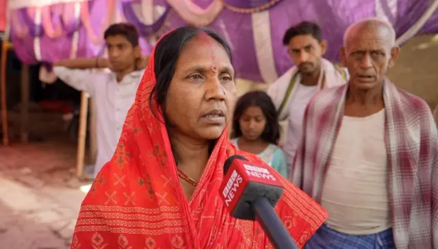 उर्मिला देवी कहती हैं कि पासवान पक्ष के लोगों ने ये लड़ाई शुरू की