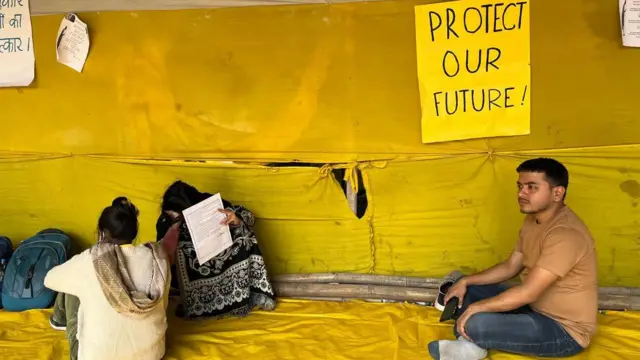 गर्दनीबाग धरनास्थल पर जारी विरोध प्रदर्शन