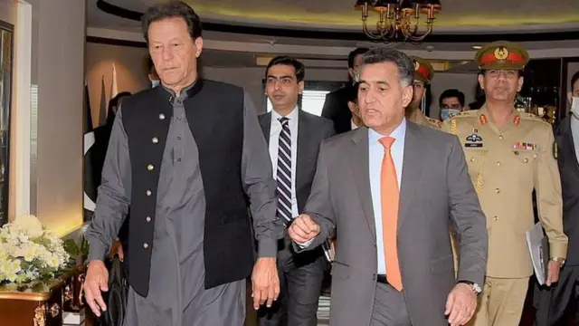 فیض حمید و عمران خان