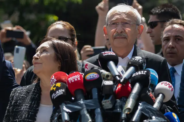 ပါတီ ၆ ခု စုပေါင်းထားတဲ့ ညွန့်ပေါင်း အုပ်စုရဲ့ ခေါင်းဆောင် ကမားလ် ကလစ်ရှ်ဒါရိုဂိုလ် Kemal Kılıçdaroğlu